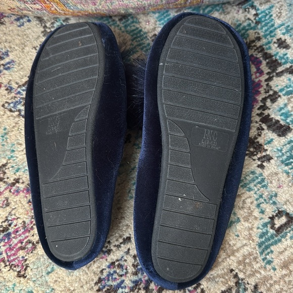 Fun deep blue I.N.C. Slippers with fizzy Pom gently preowned. - Picture 5 of 5